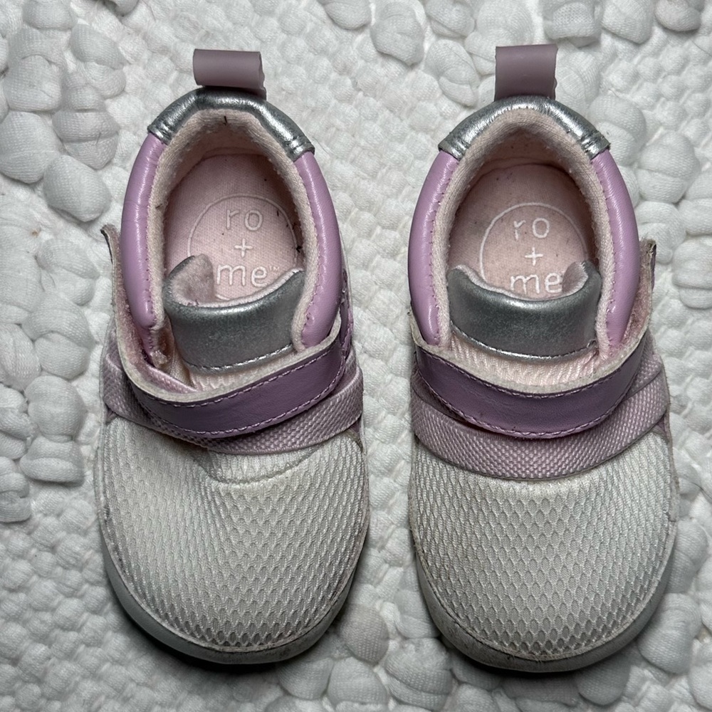 Robeez Ro+Me White & Pink Soft Sole Shoes (6-12mo)